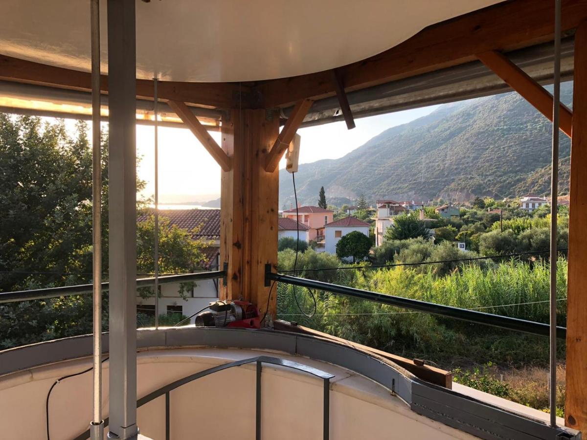 Steinturm Mit Dach-Terrasse Zwischen Fluss, Meer Und Gebirge- Spiti Pirgos Paralia Sergoulas Exterior photo