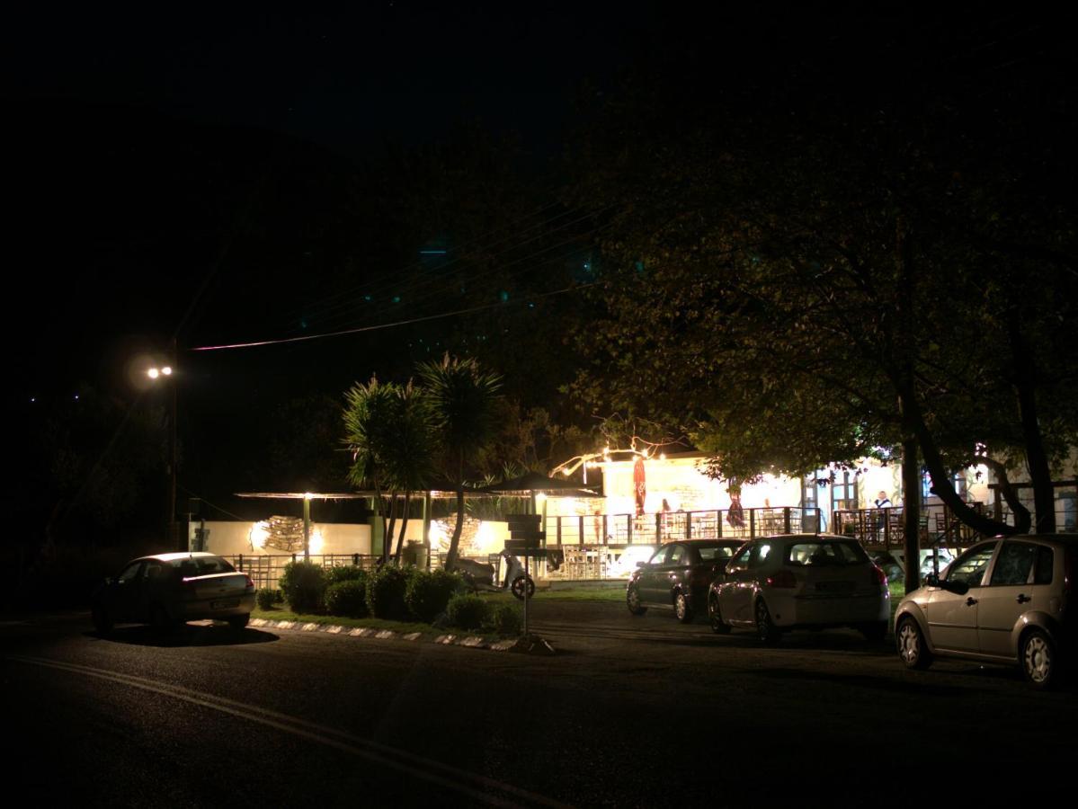Steinturm Mit Dach-Terrasse Zwischen Fluss, Meer Und Gebirge- Spiti Pirgos Paralia Sergoulas Exterior photo